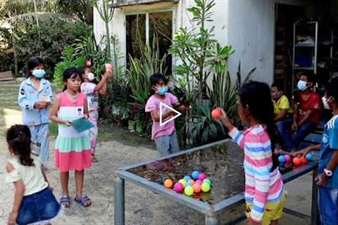 Small board with ball and cup game (3 minutes to win) - Fun game for students