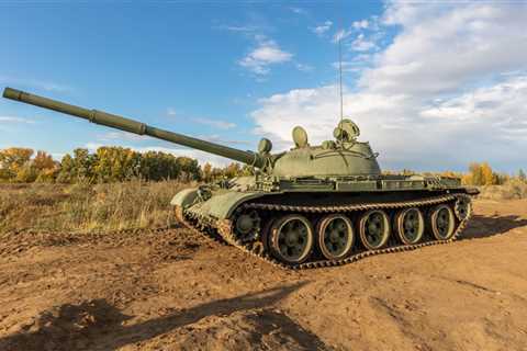 T-62 Tank: Russia’s Soviet-Era Fallback in Ukraine