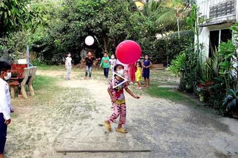 Head sends balloon competition game - Fun outdoor game