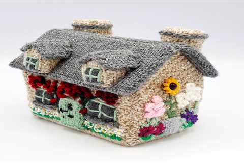 Frankie Brown Delights Knitters Everywhere Once Again With Her Free ‘Summer Cottage’ Pattern