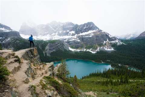 8 Best Hikes in the Canadian Rockies (+ Local Tips!)