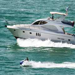 How Custom Center Console Boat Covers Enhance Your Boat Tour Experience