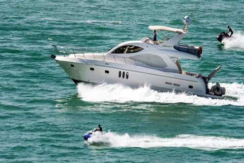 How Custom Center Console Boat Covers Enhance Your Boat Tour Experience
