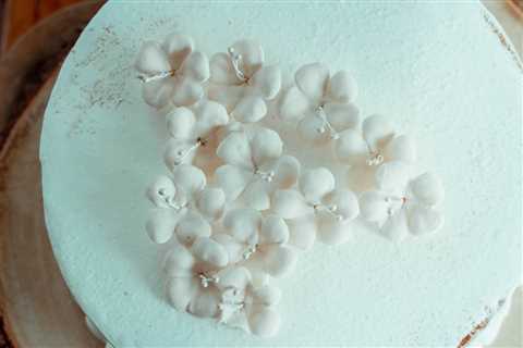 Soy Wax Guide: Benefits, Types & Buying Tips for Candle Making